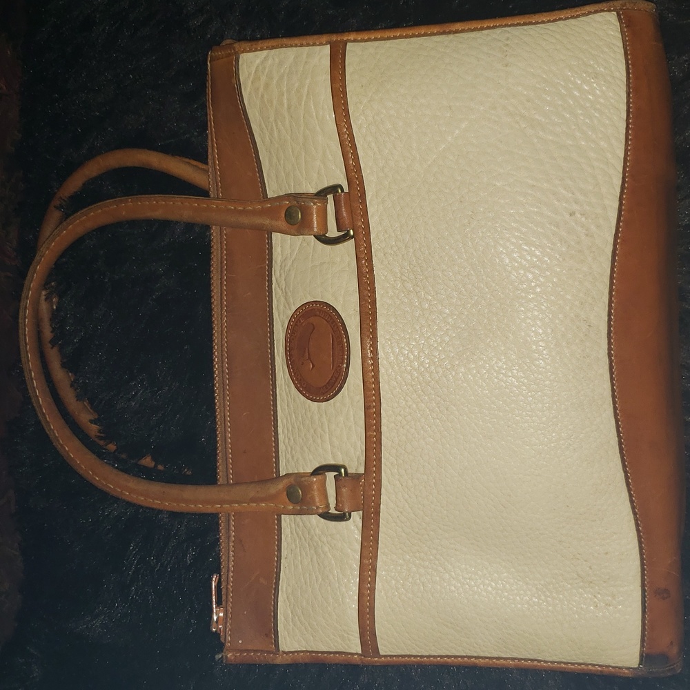 Vintage Dooney and Bourke leather purse